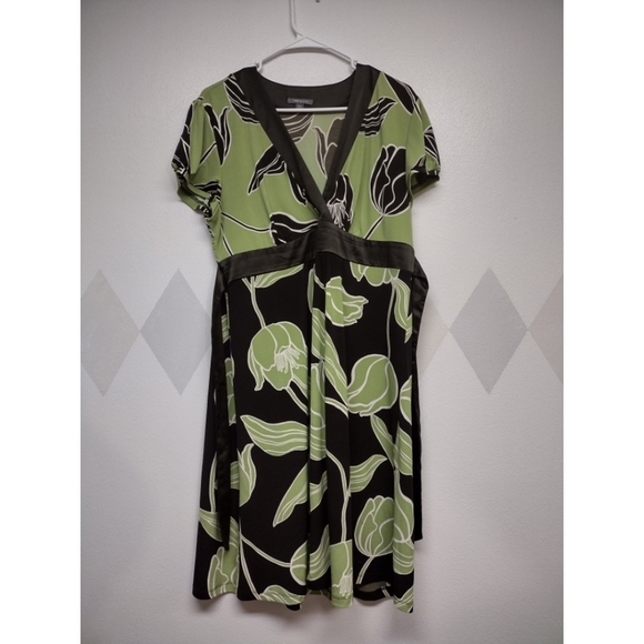 Apt. 9 Petite midi dress with stylized tulip print and waist tie - Picture 1 of 9